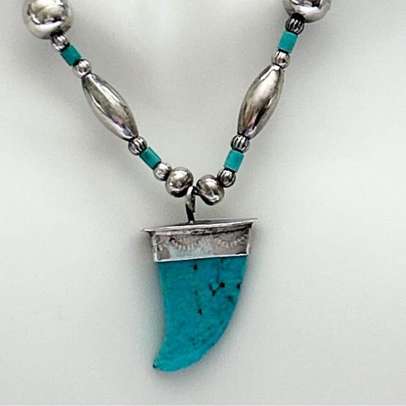 Vintage Southwestern Turquoise Bear Claw Bead Sterling Silver Necklace - Picture 4 of 10